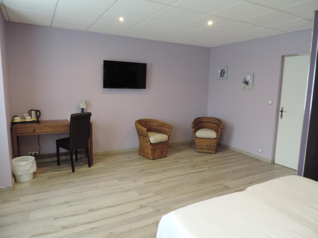 Hotel Lac Et Foret Saint-André-les-Alpes Habitación foto