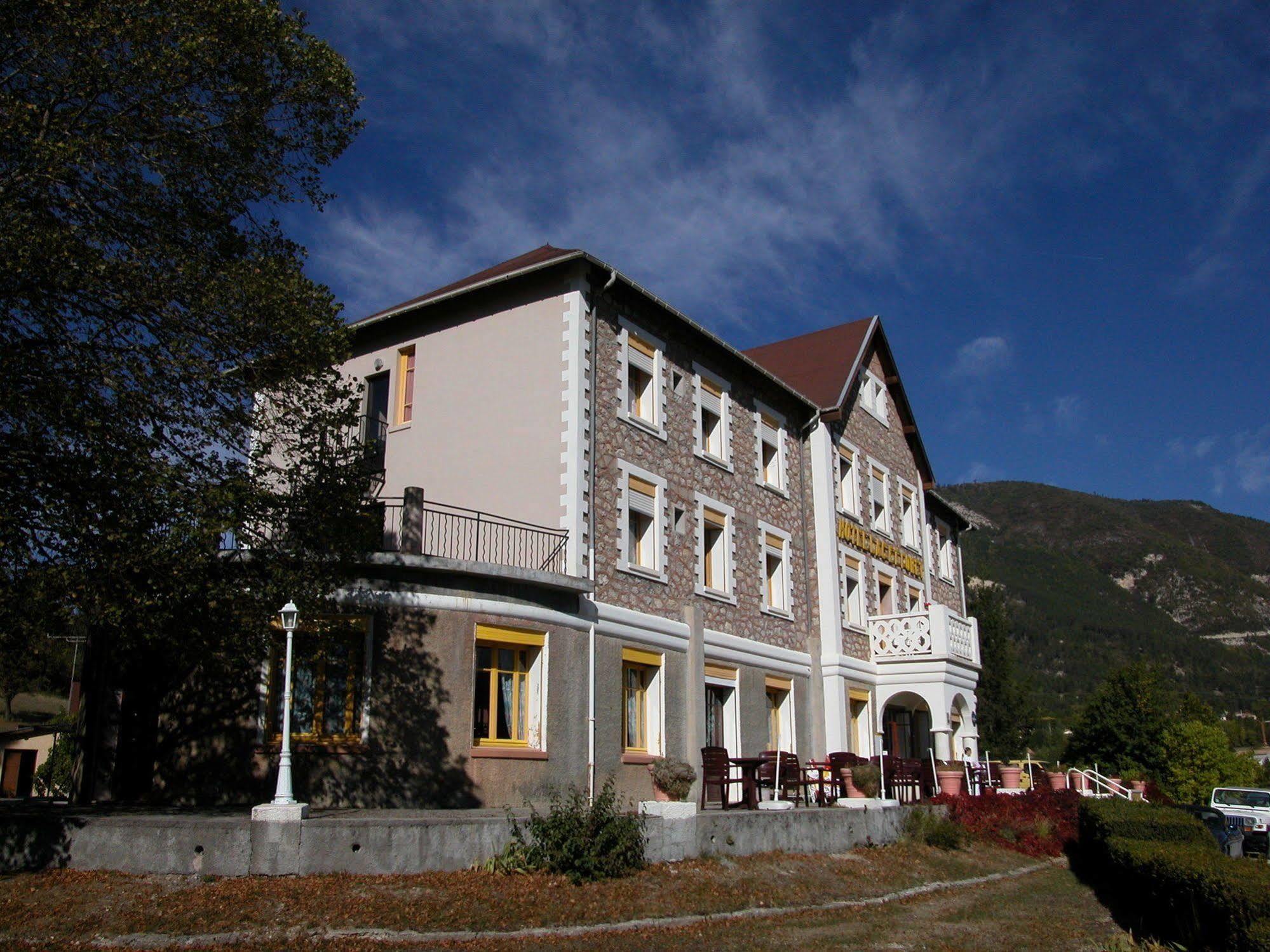 Hotel Lac Et Foret Saint-André-les-Alpes Exterior foto