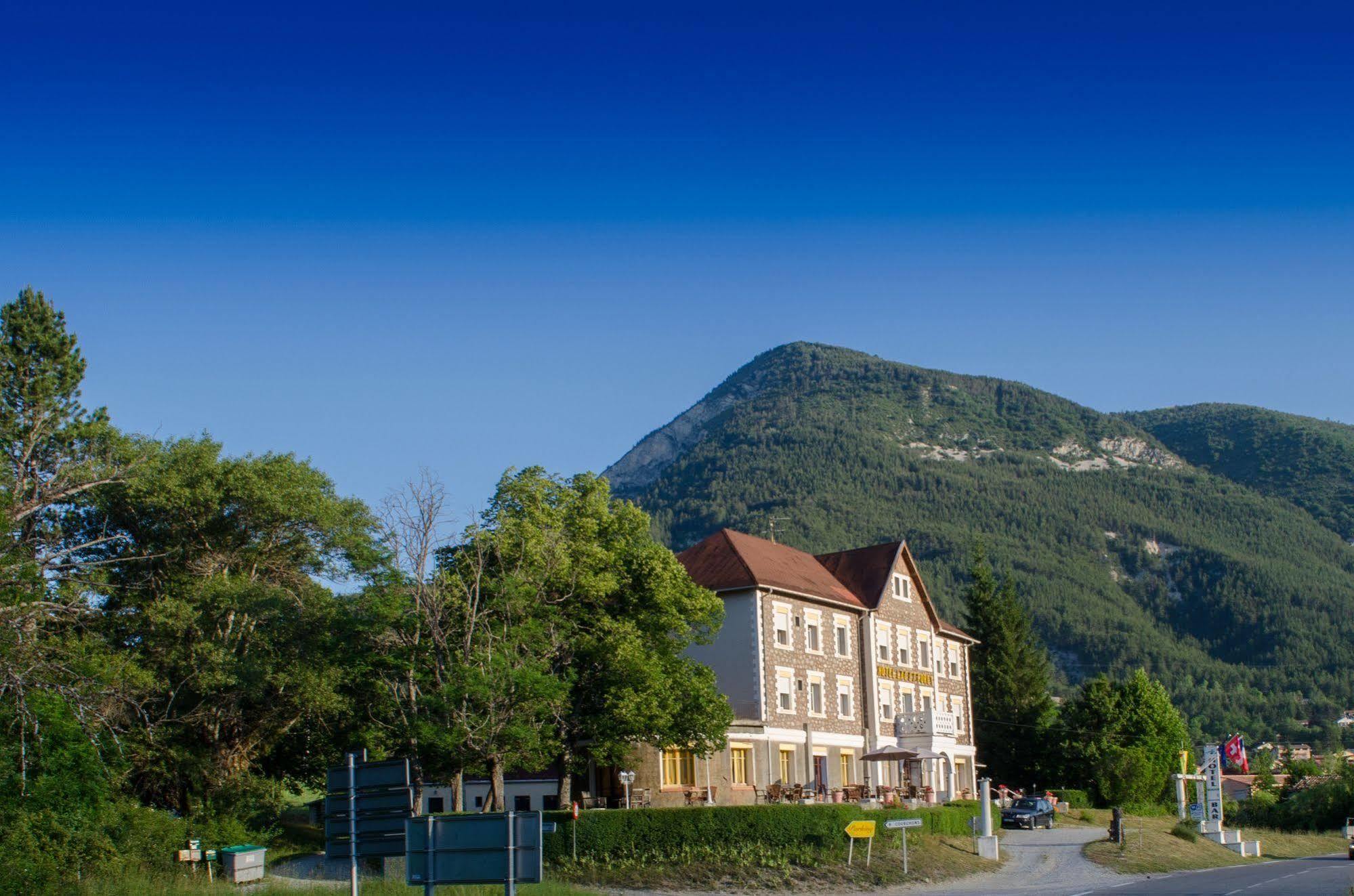 Hotel Lac Et Foret Saint-André-les-Alpes Exterior foto